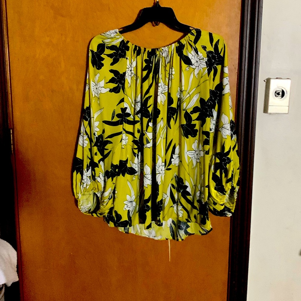 Worthington black and yellow blouse